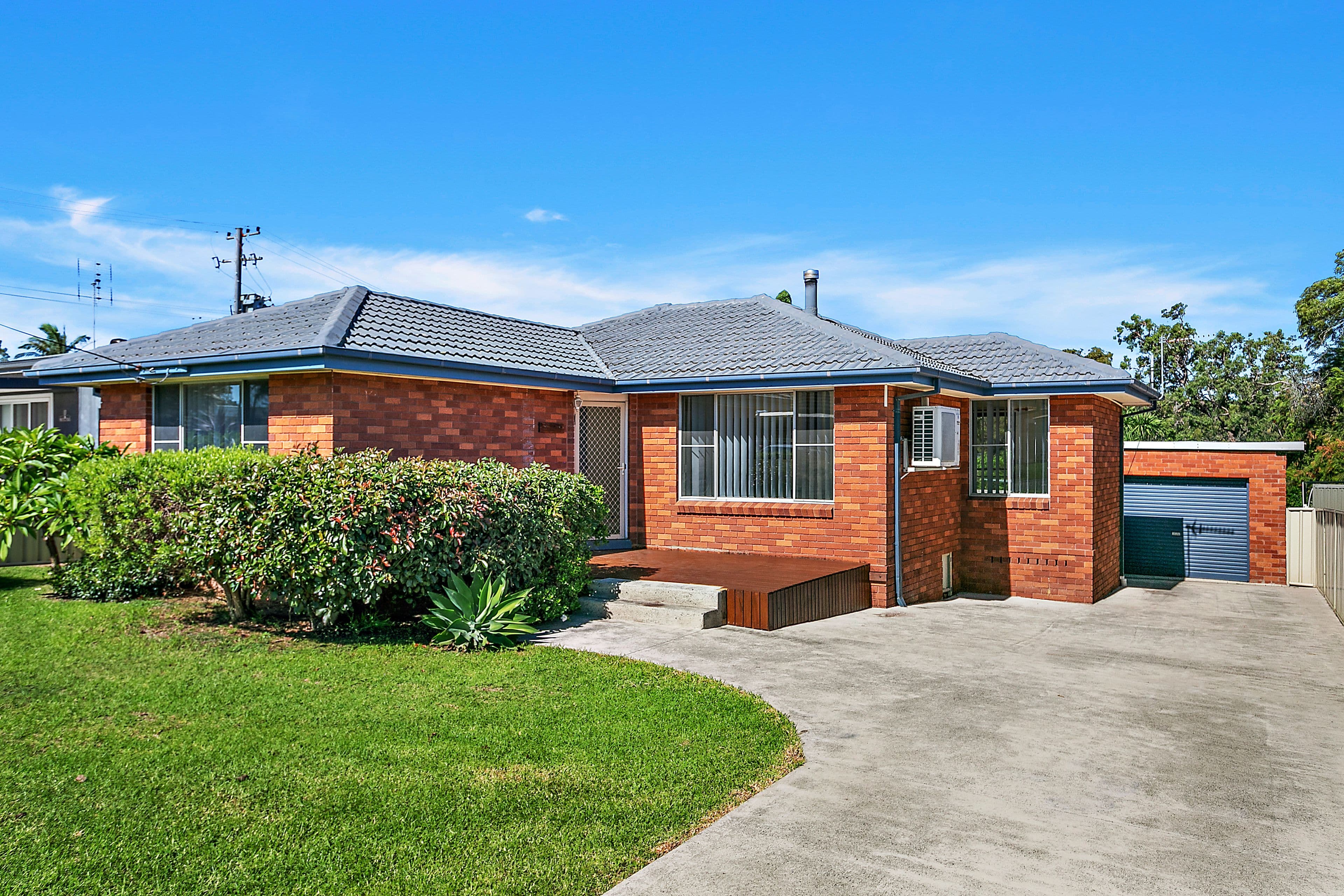 73 Griffiths Street, Oak Flats - Image 1