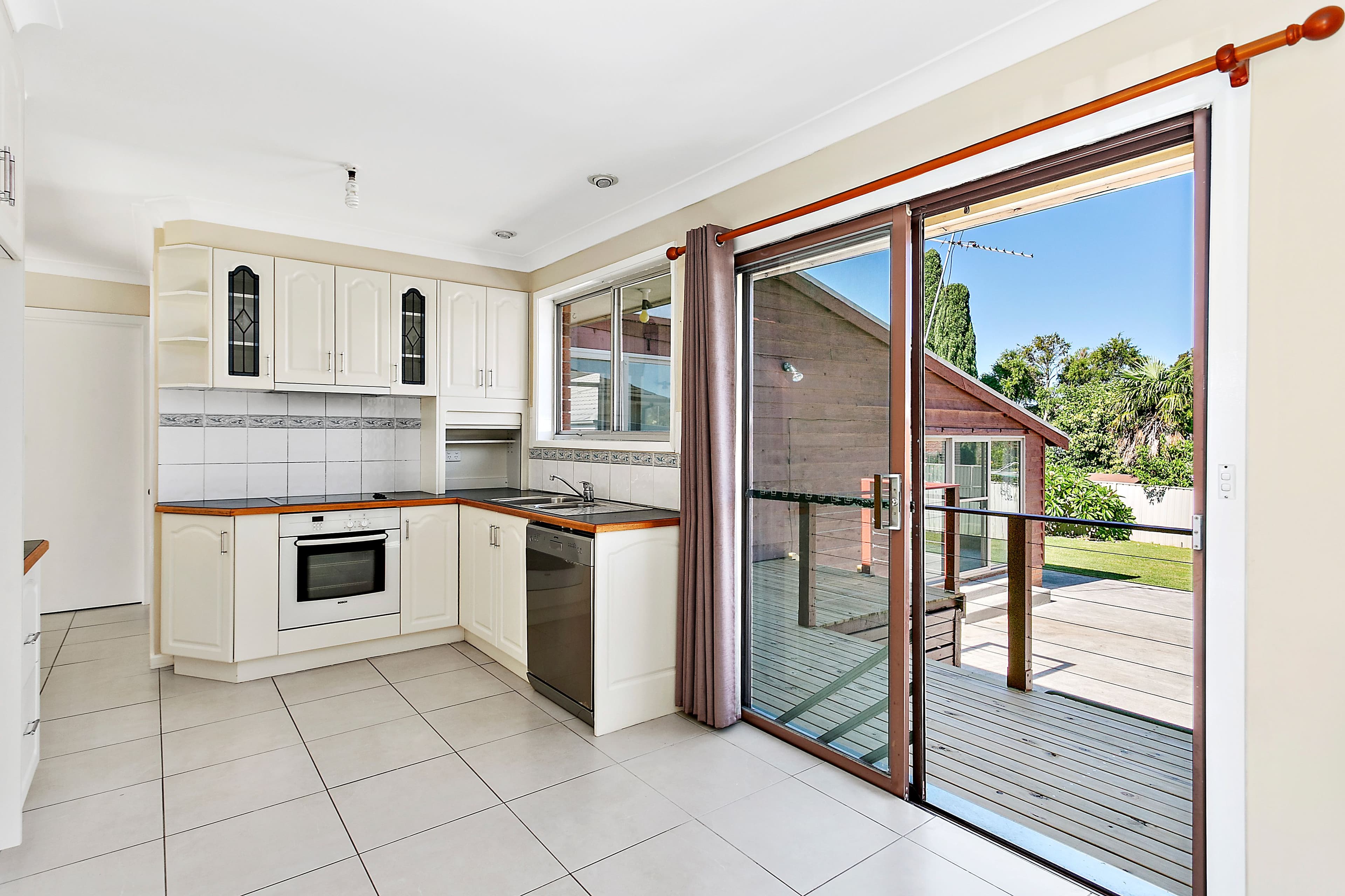73 Griffiths Street, Oak Flats - Thumbnail 2