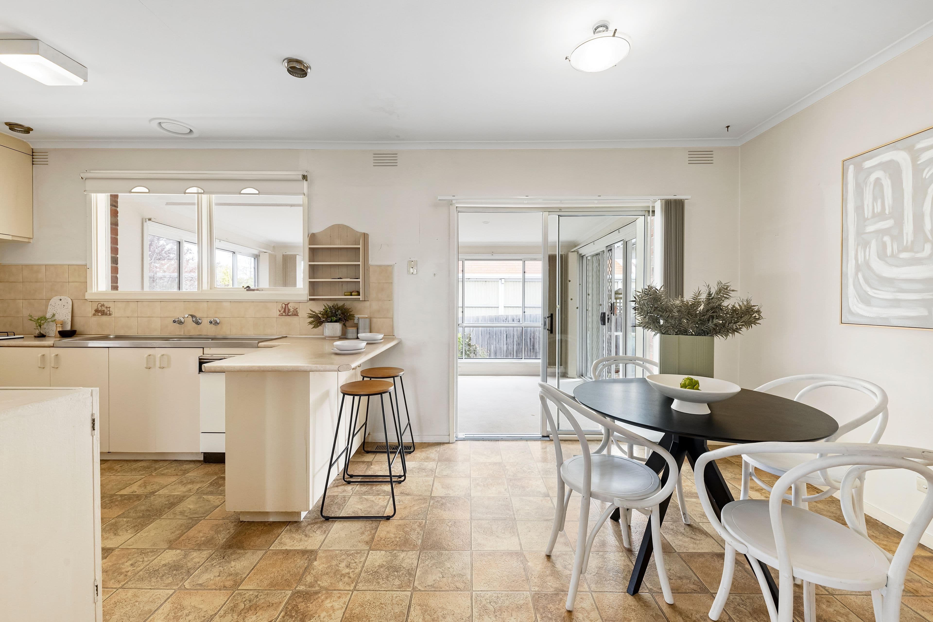 6 Gilchrist Crescent, Sunbury VIC 3429, Sunbury - Thumbnail 4