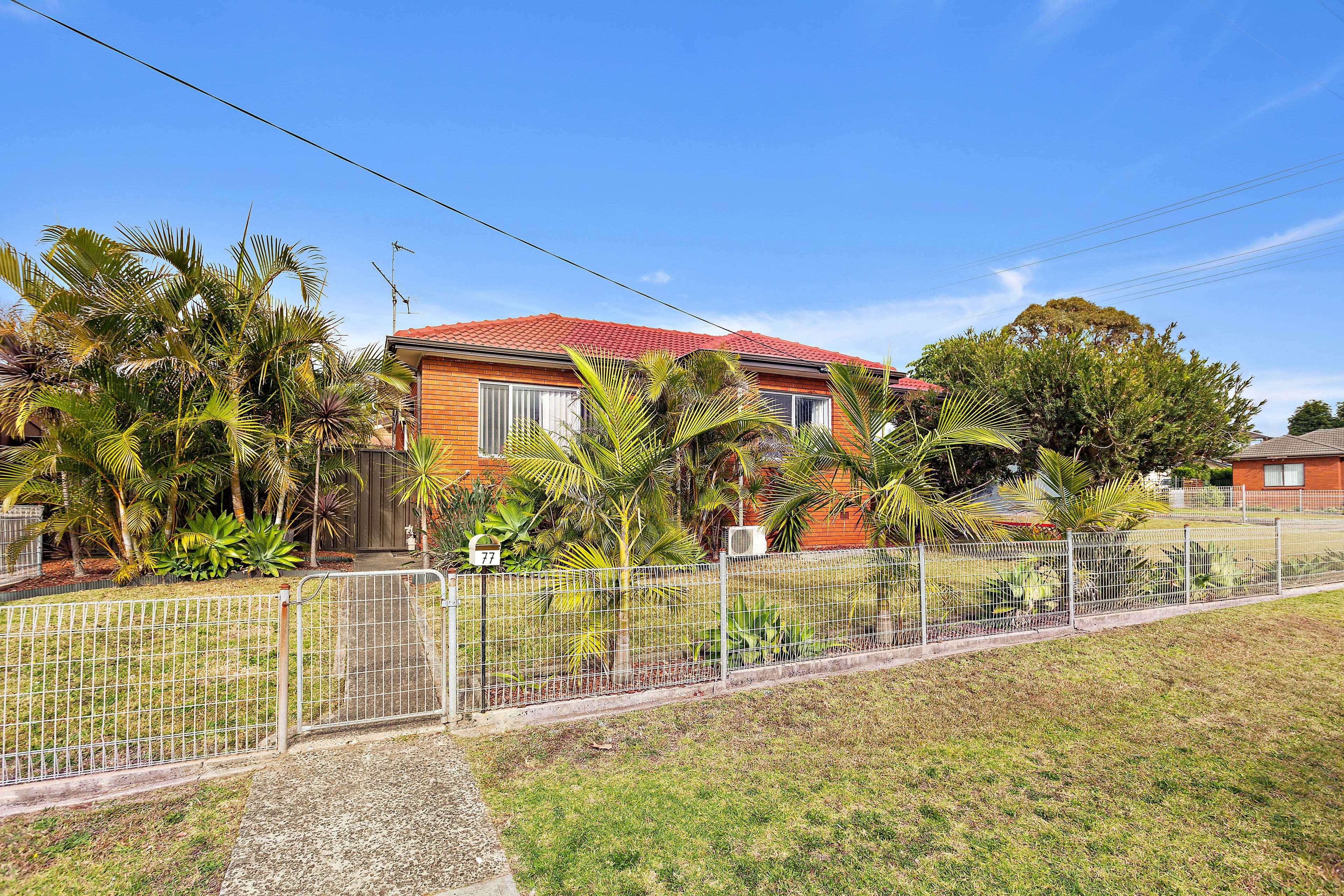 77 Leawarra Avenue, Barrack Heights - Image 1