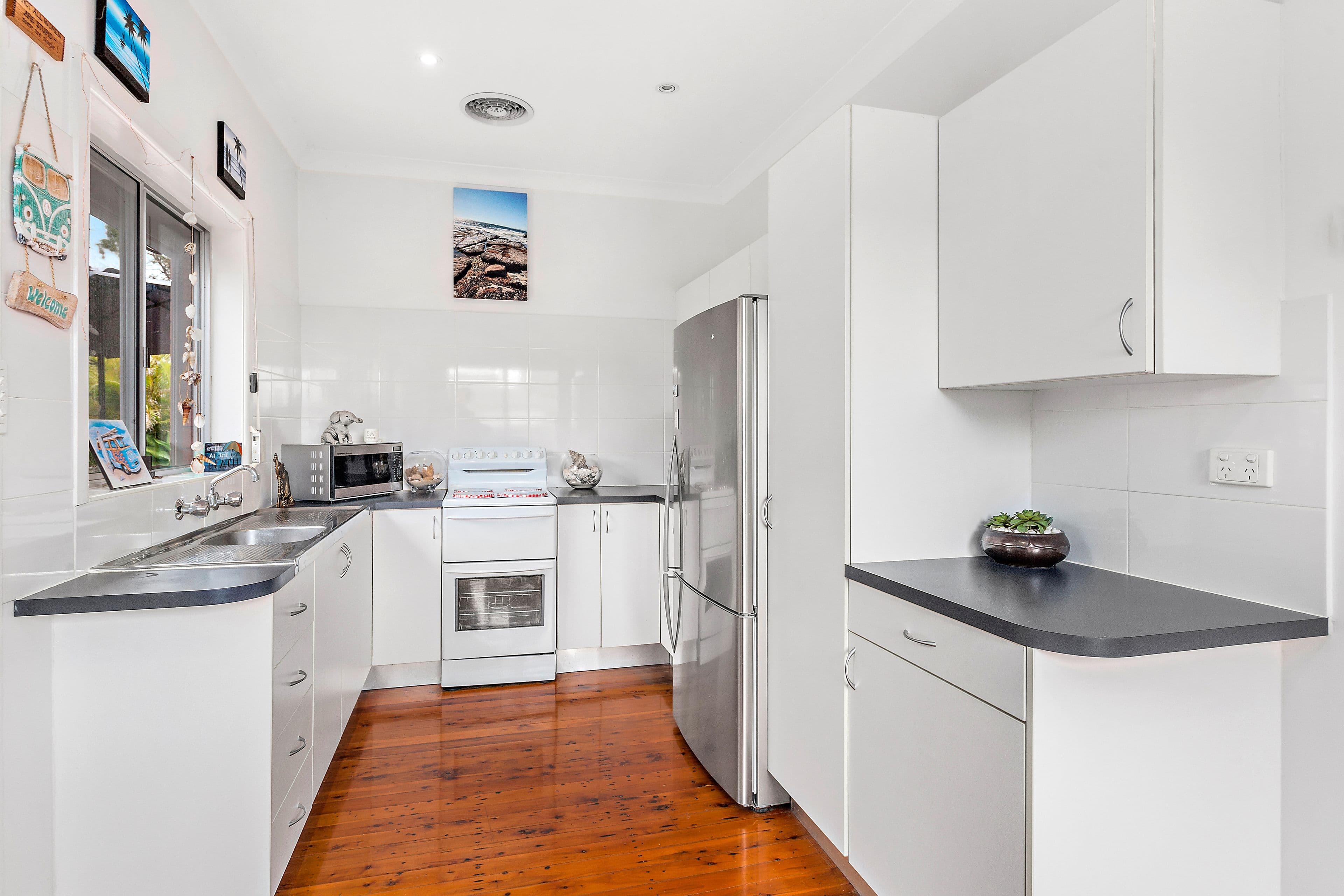 77 Leawarra Avenue, Barrack Heights - Thumbnail 2