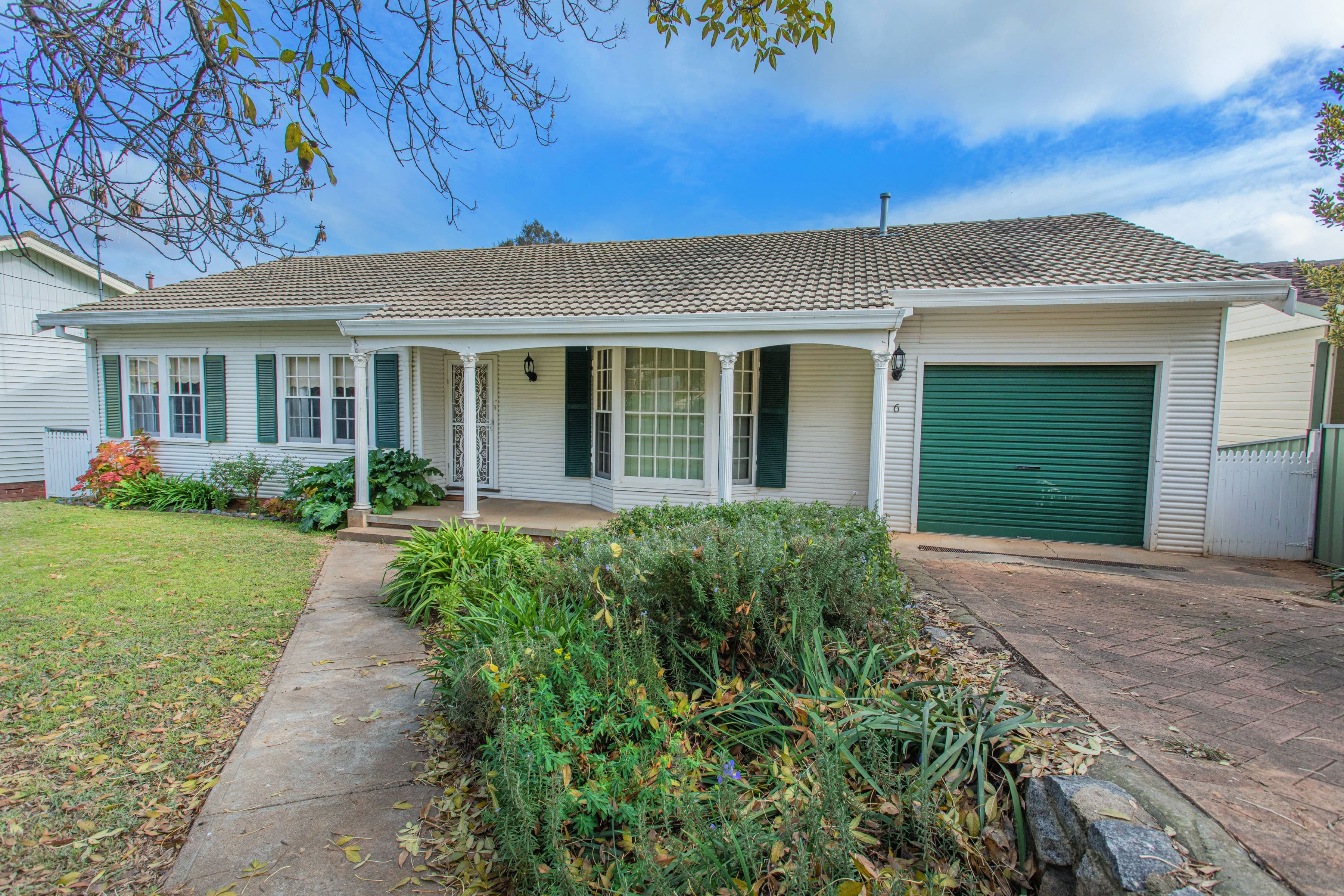 6 Henderson Street, Cowra NSW 2794, Cowra - Image 1