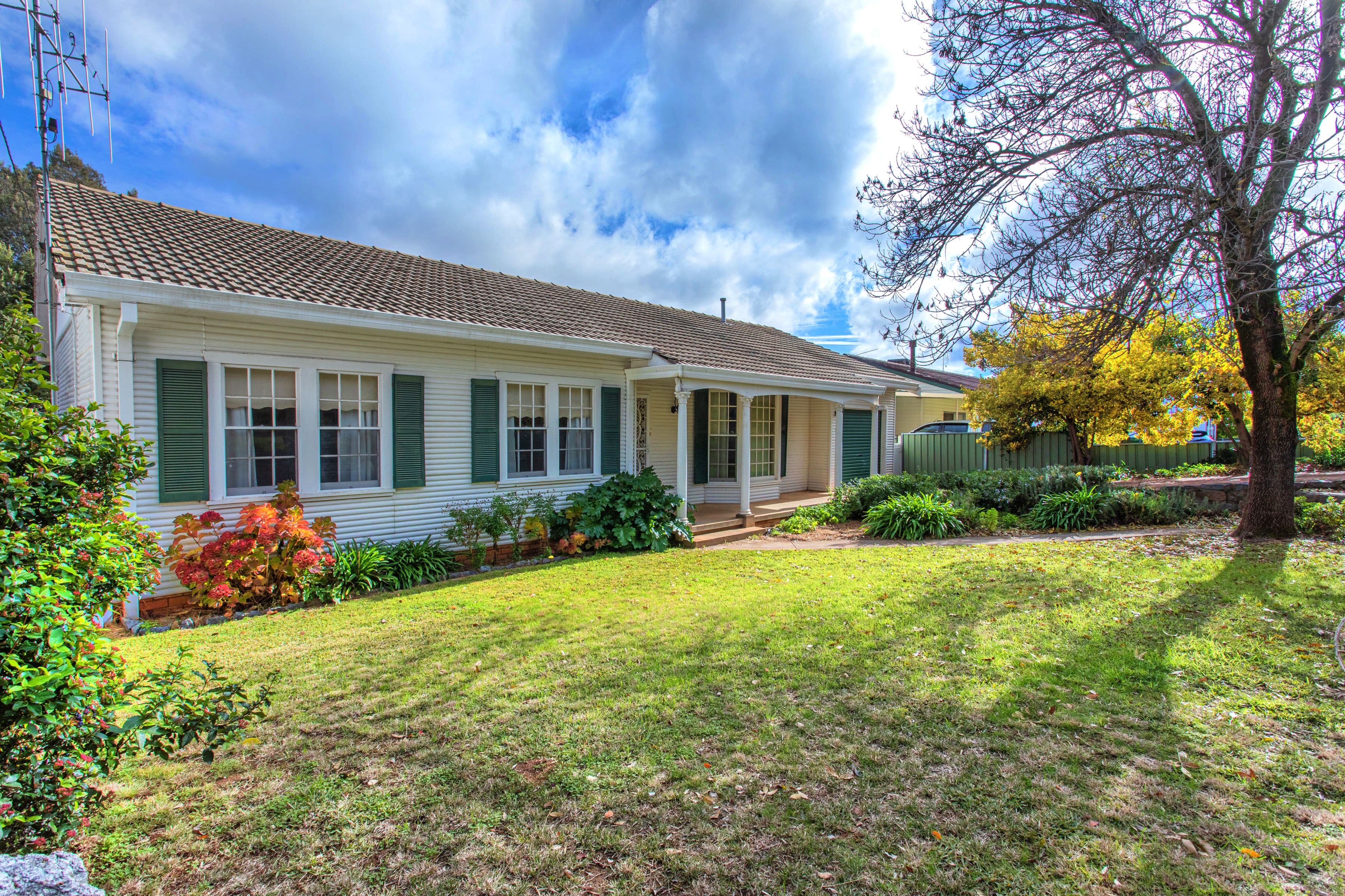 6 Henderson Street, Cowra NSW 2794, Cowra - Thumbnail 2