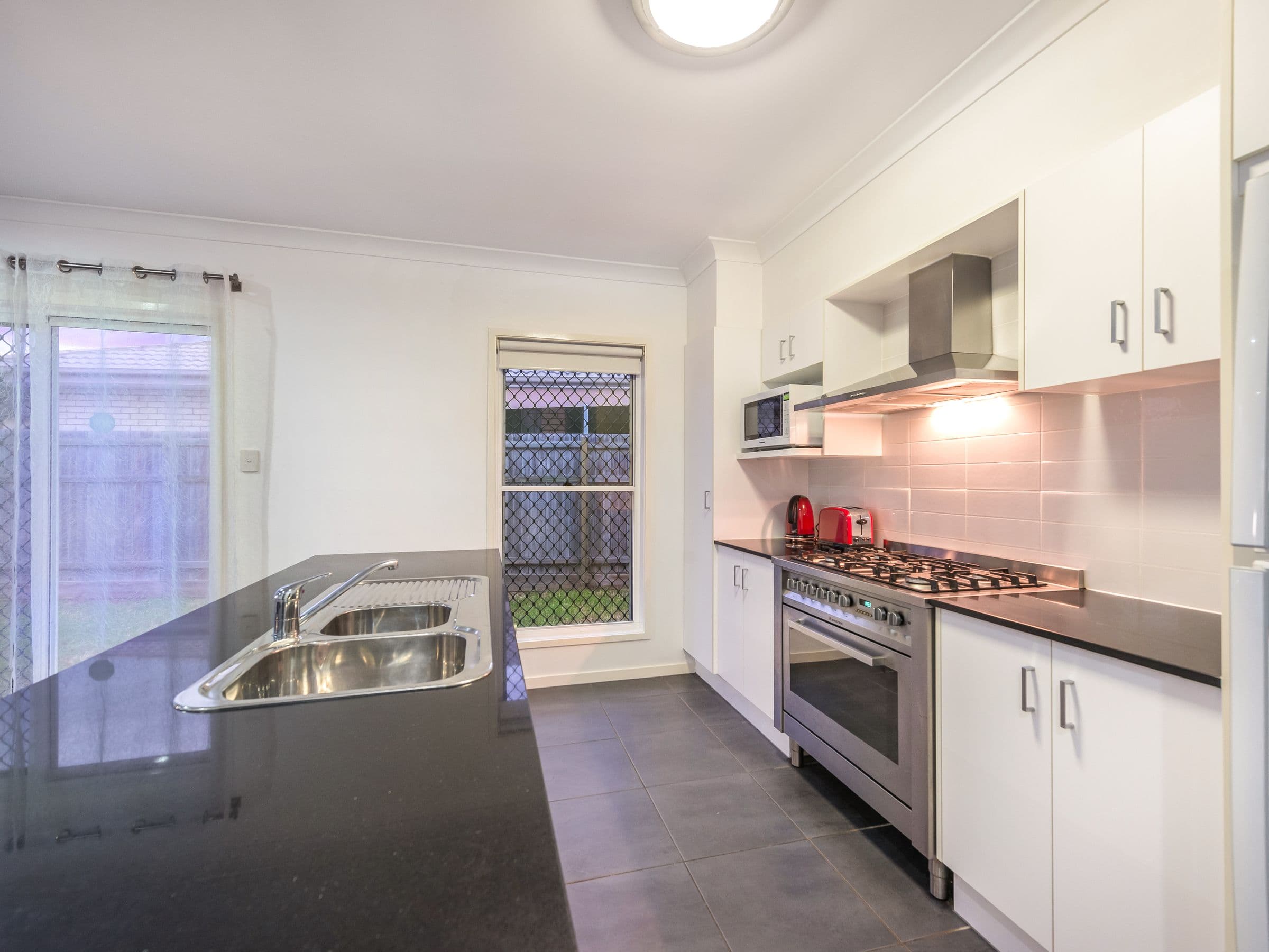 61 Ravensbourne Circuit, Waterford QLD 4133, Waterford - Thumbnail 2