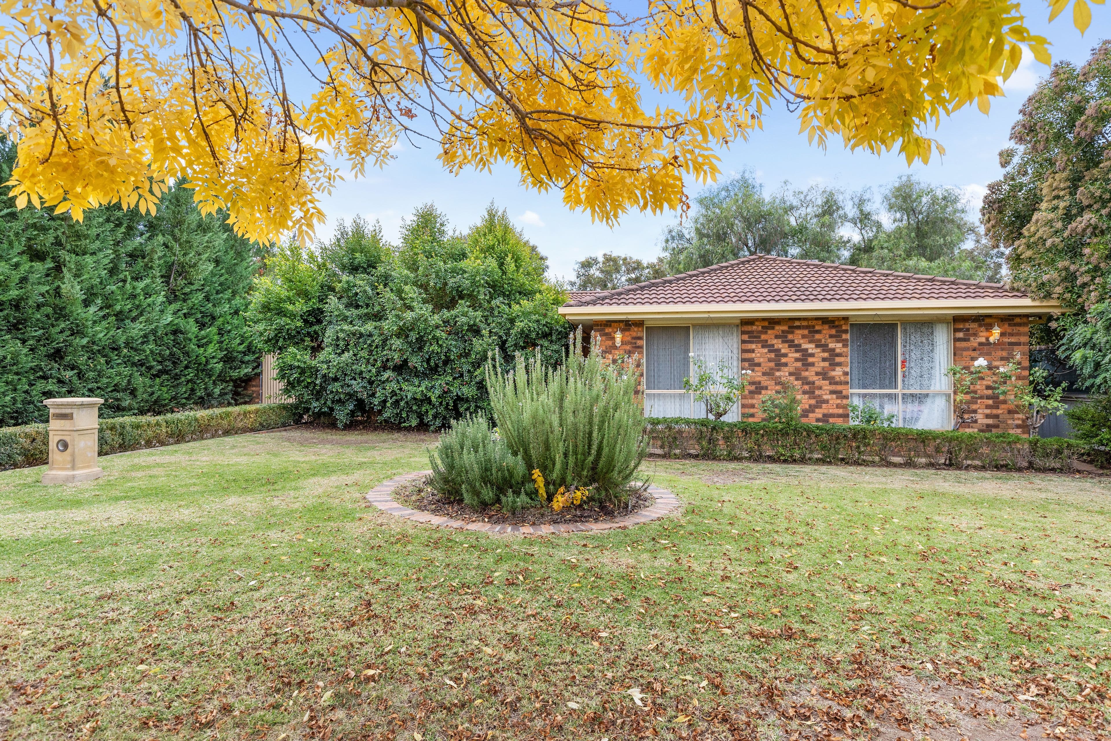 8 Matheson Place, Estella NSW 2650, Estella - Image 1
