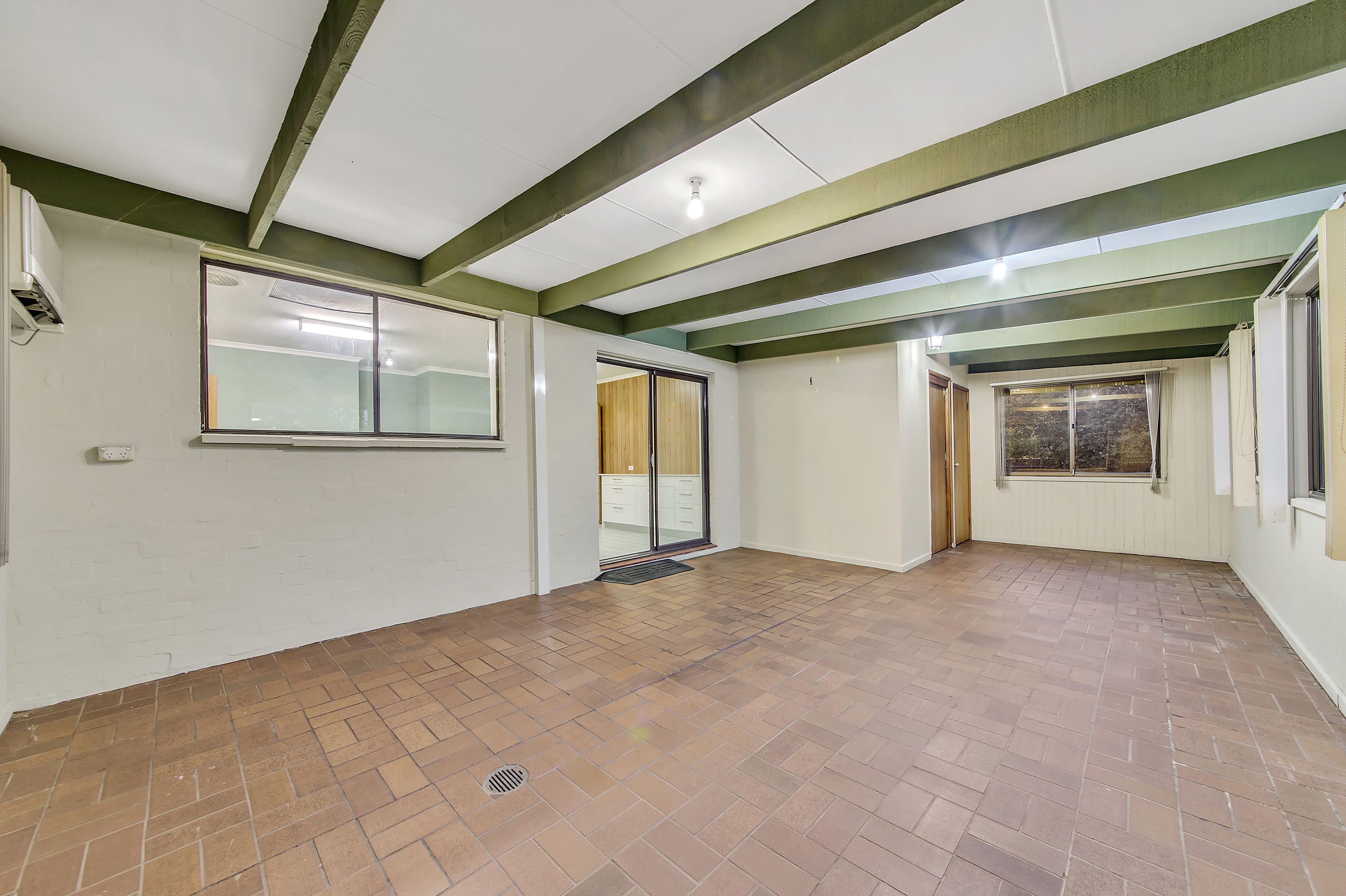 1 Morton Street, Weetangera ACT 2614, Weetangera - Thumbnail 5