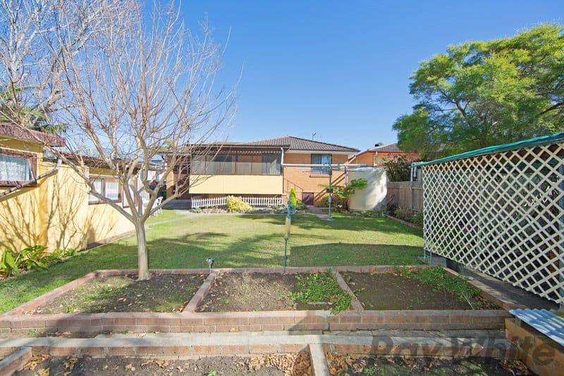 9 Jacqueline Avenue, GOROKAN NSW 2263, Gorokan - Thumbnail 3