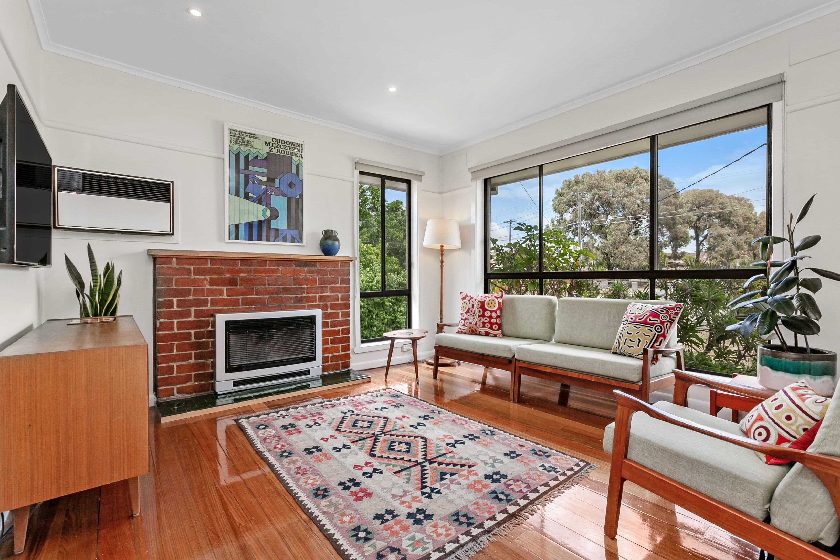 10 Gisborne Crescent, Reservoir VIC 3073, Reservoir - Thumbnail 2