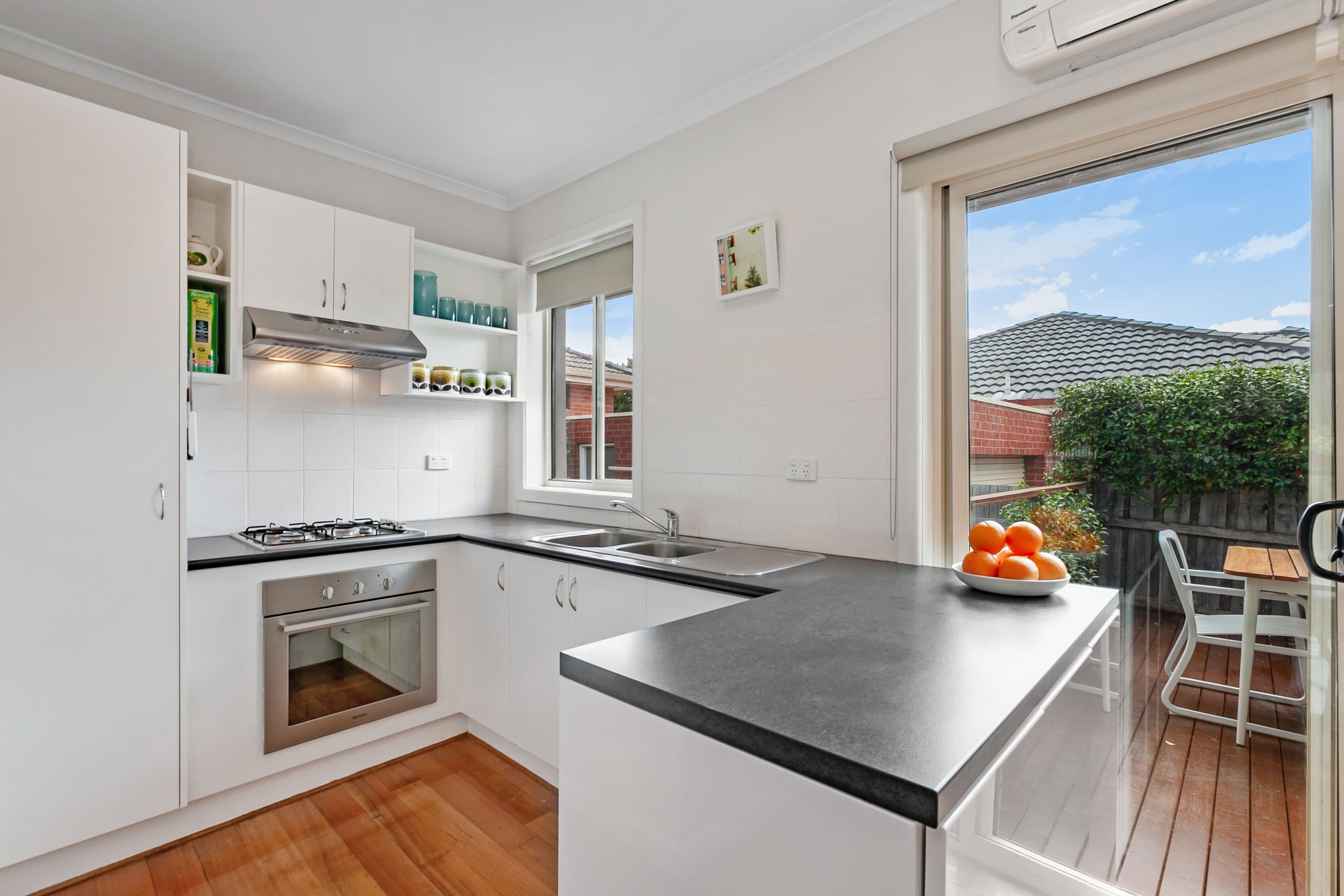 10 Gisborne Crescent, Reservoir VIC 3073, Reservoir - Thumbnail 8