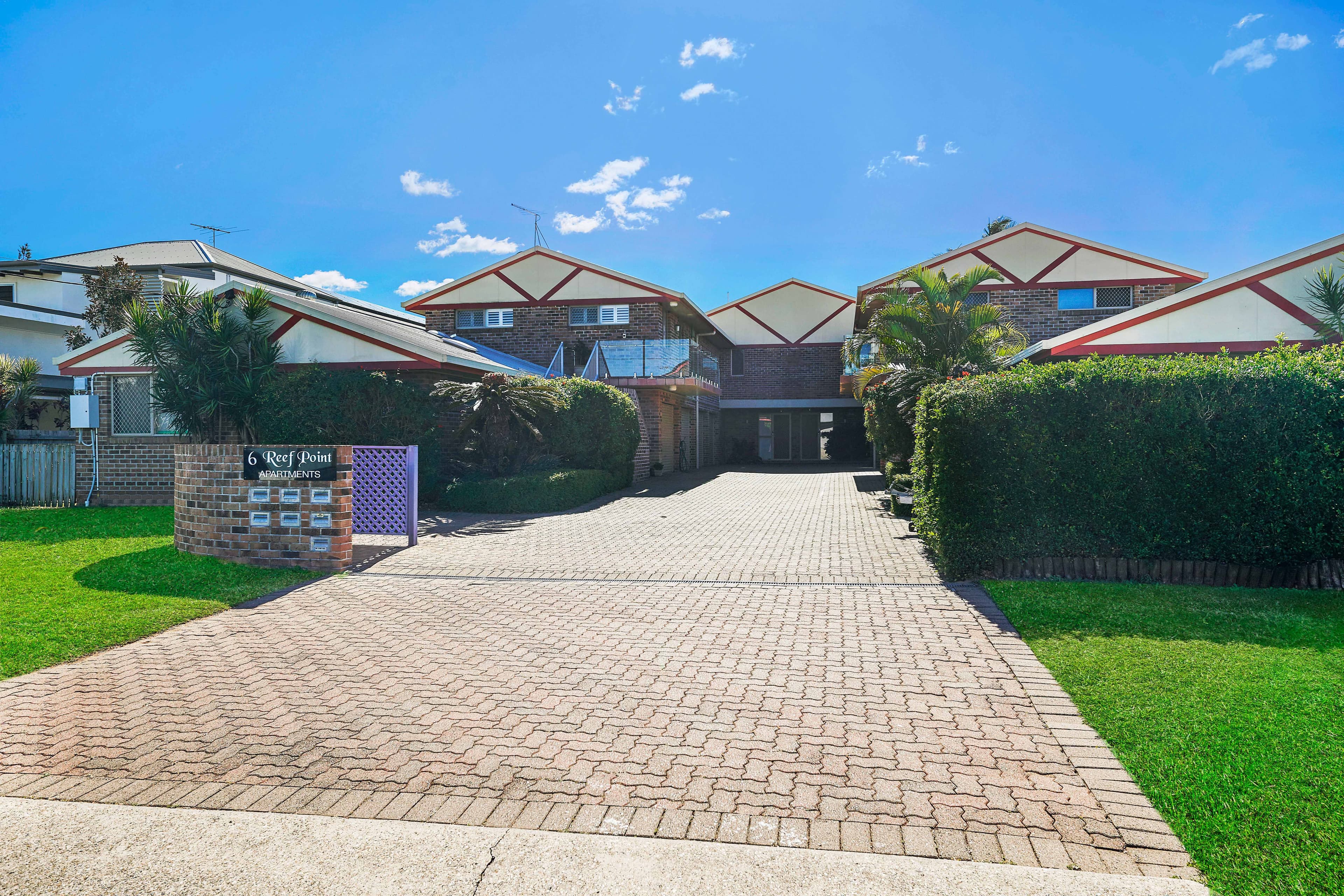 6 Third Avenue, Scarborough QLD 4020, Scarborough - Thumbnail 2