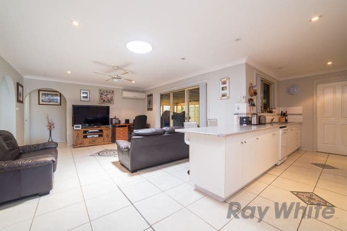 8 Archer Crescent, MARYLAND NSW 2287, Maryland - Thumbnail 4