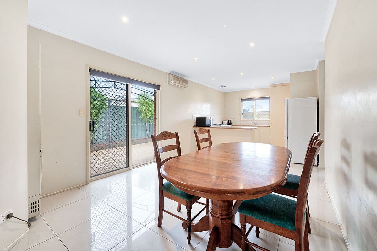 16 Forsyth Court, Cranbourne North VIC 3977, Cranbourne North - Thumbnail 3