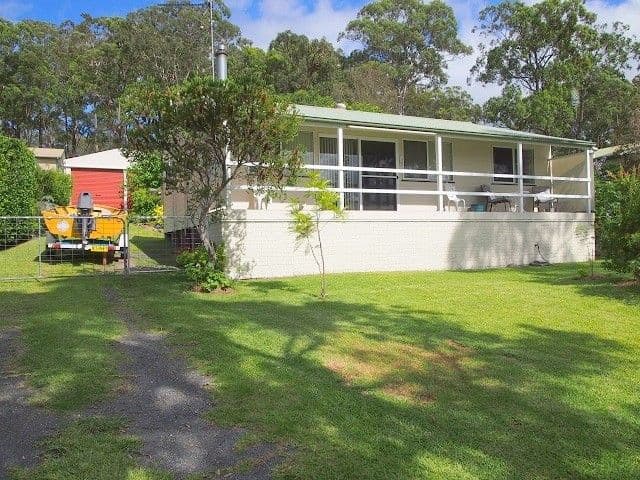21 Cove Boulevarde, North Arm Cove NSW 2324, North Arm Cove - Thumbnail 2