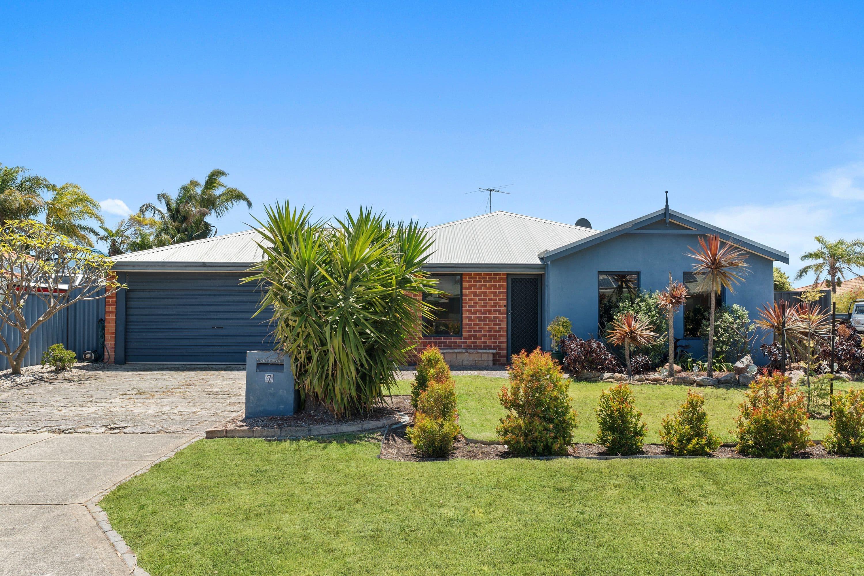 7 Seaspray Place, Waikiki WA 6169, Waikiki - Image 1