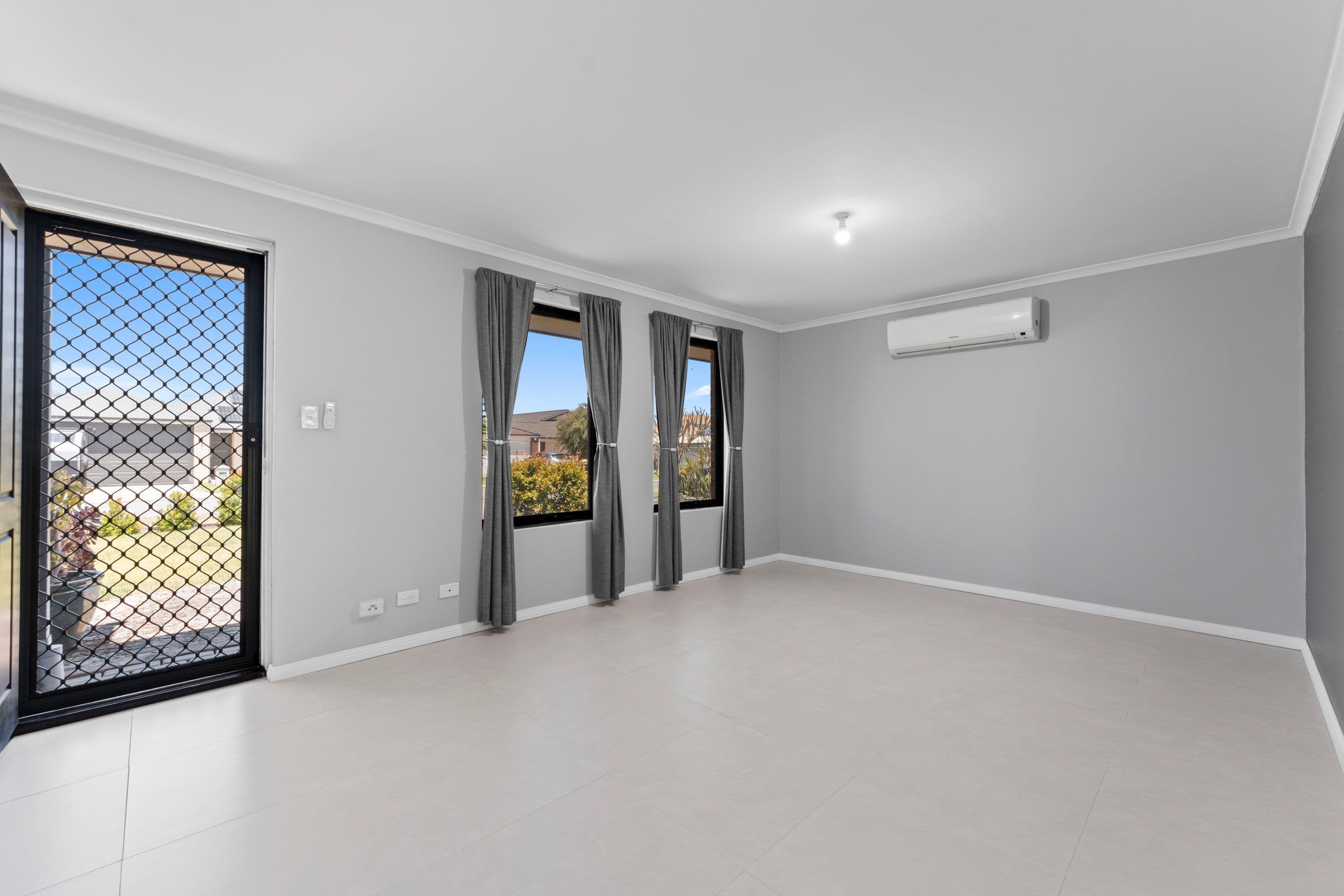 7 Seaspray Place, Waikiki WA 6169, Waikiki - Thumbnail 3