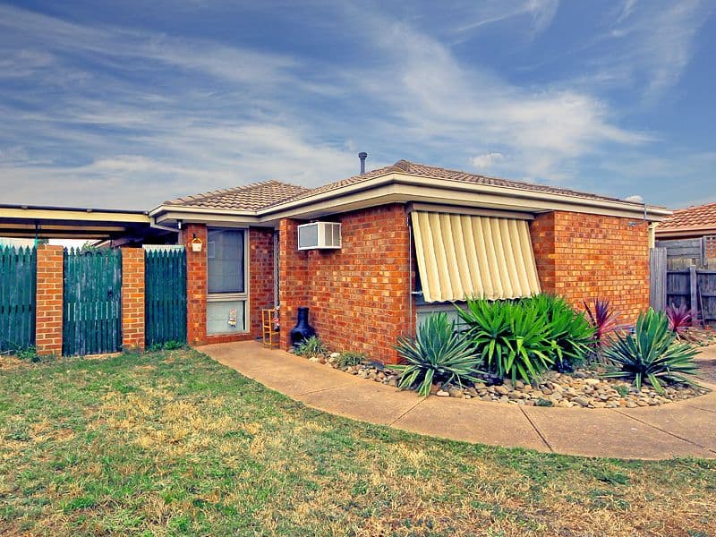 40 Whitsunday Drive, HOPPERS CROSSING VIC 3029, Hoppers Crossing - Thumbnail 2