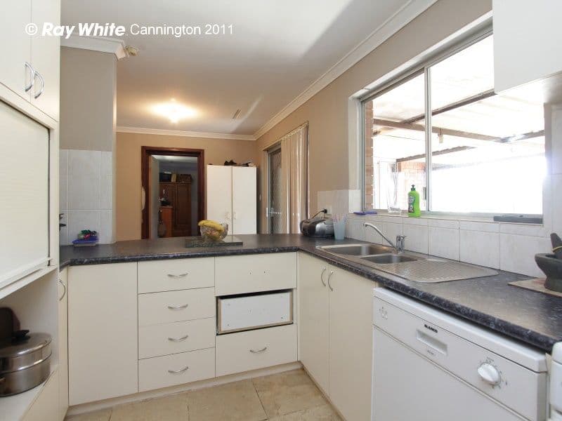 9 Beacon Close, EAST CANNINGTON WA 6107, East Cannington - Thumbnail 2