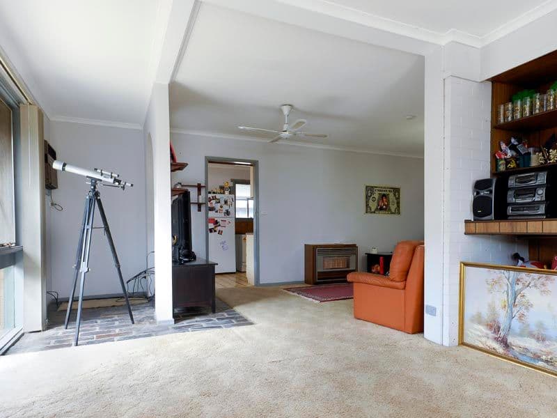 329 Boundary Road, ST ALBANS PARK VIC 3219, St Albans Park - Thumbnail 2