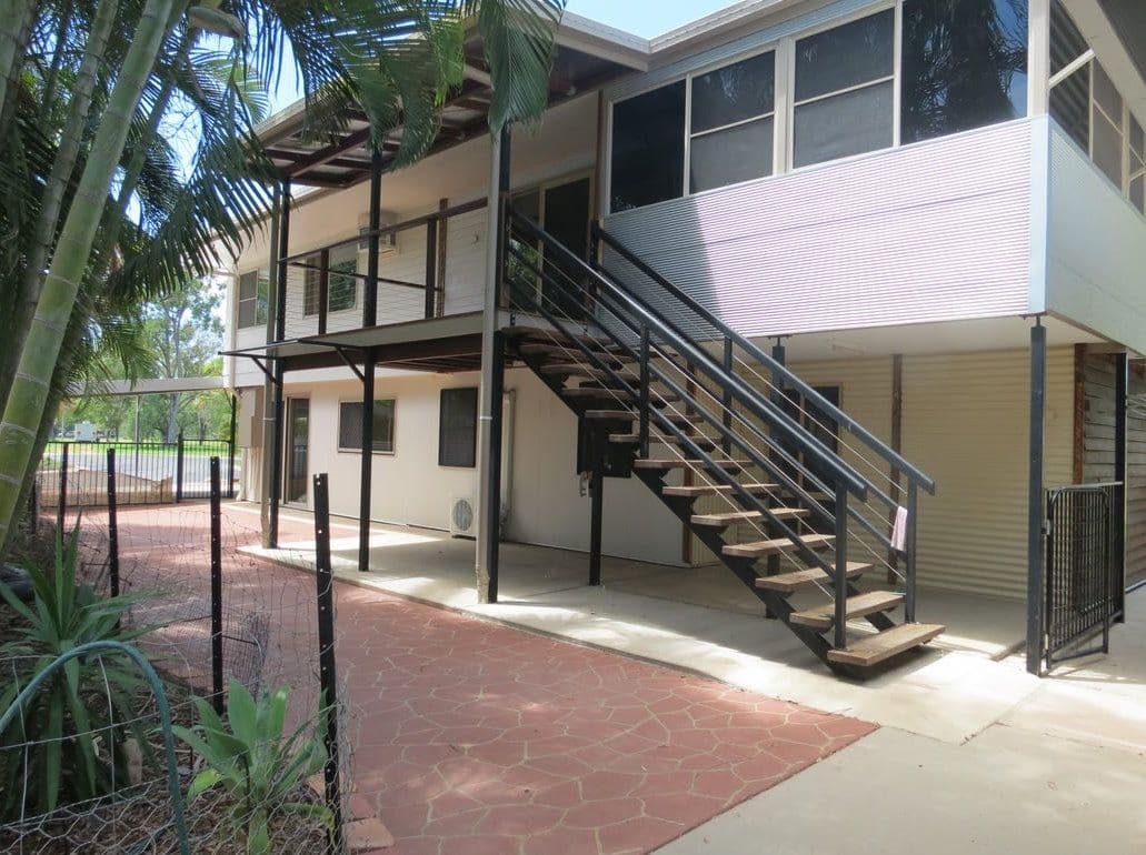 8 Lewis Street, Emerald QLD 4720, Emerald - Thumbnail 3