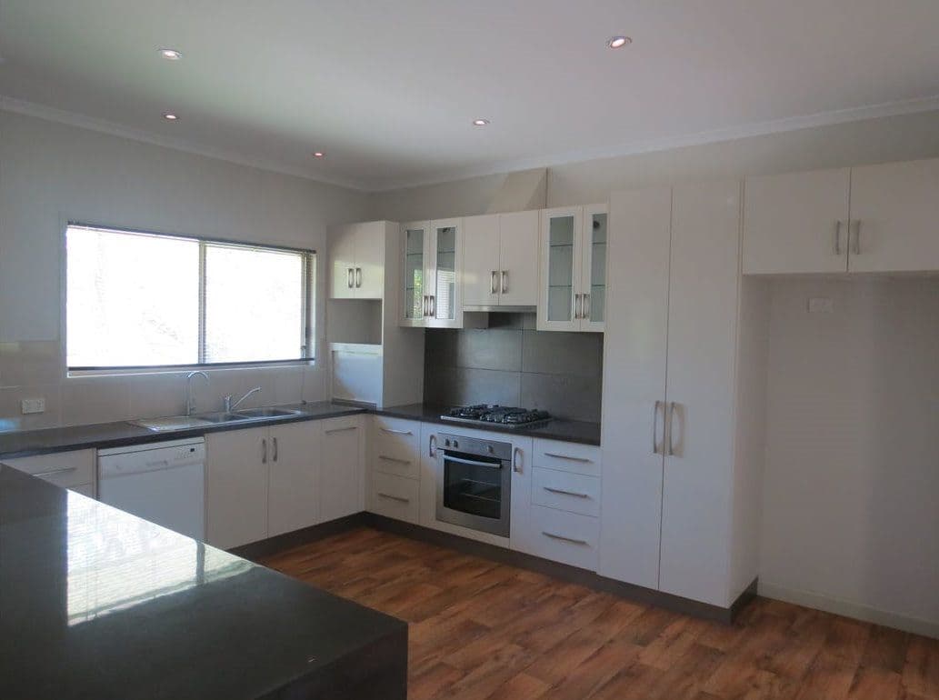 8 Lewis Street, Emerald QLD 4720, Emerald - Thumbnail 7