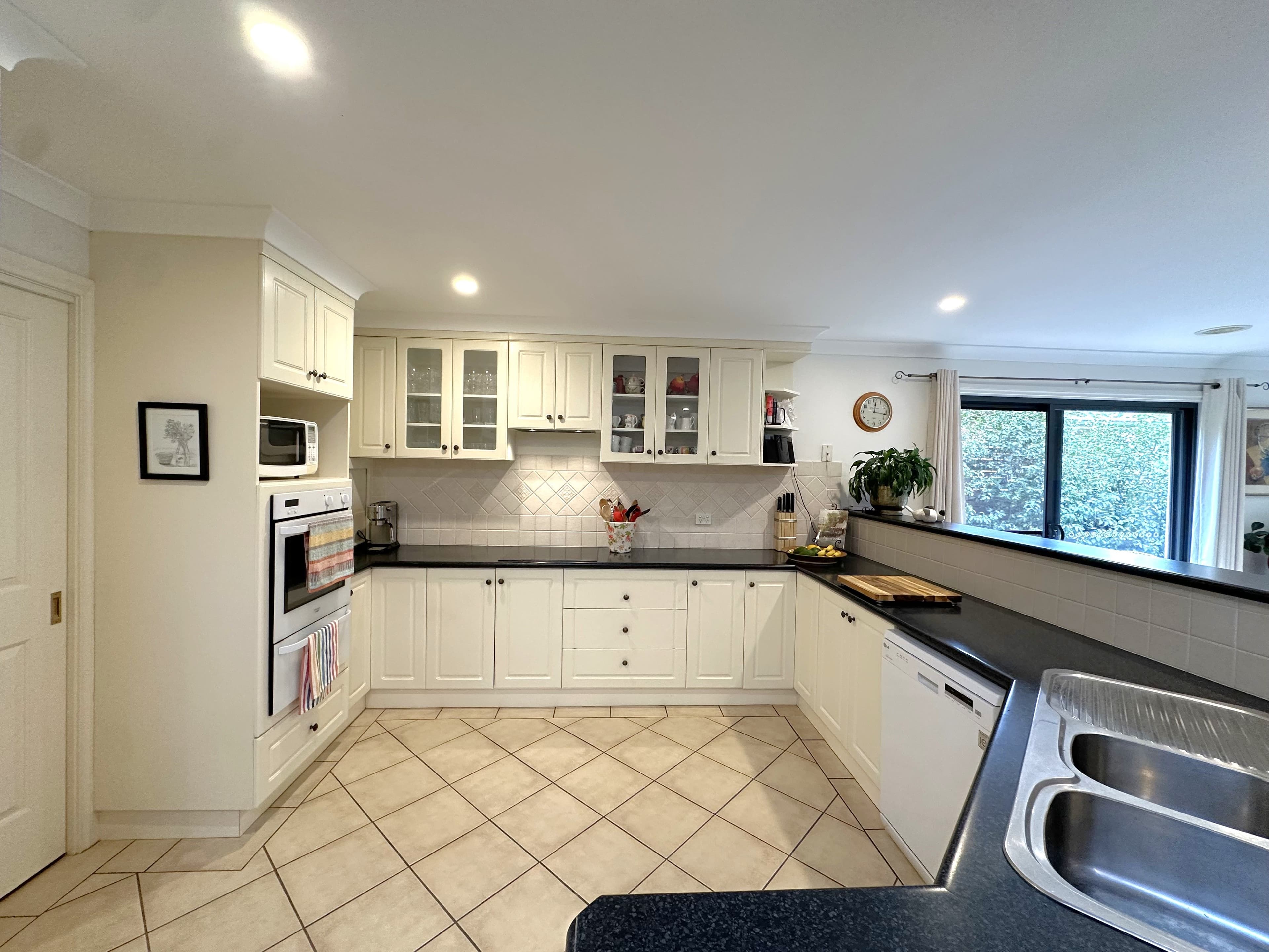 93 Binalong Street, Young NSW 2594, Young - Thumbnail 4