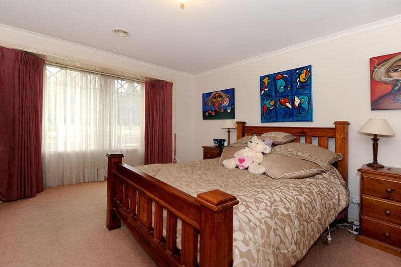 18 Renown Street, FERNTREE GULLY VIC 3156, Ferntree Gully - Thumbnail 4