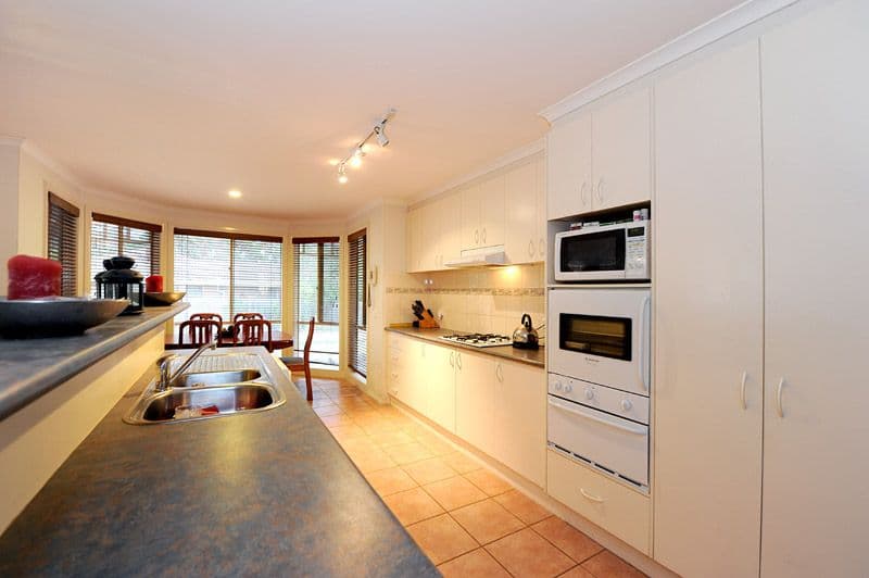 18 Renown Street, FERNTREE GULLY VIC 3156, Ferntree Gully - Thumbnail 6