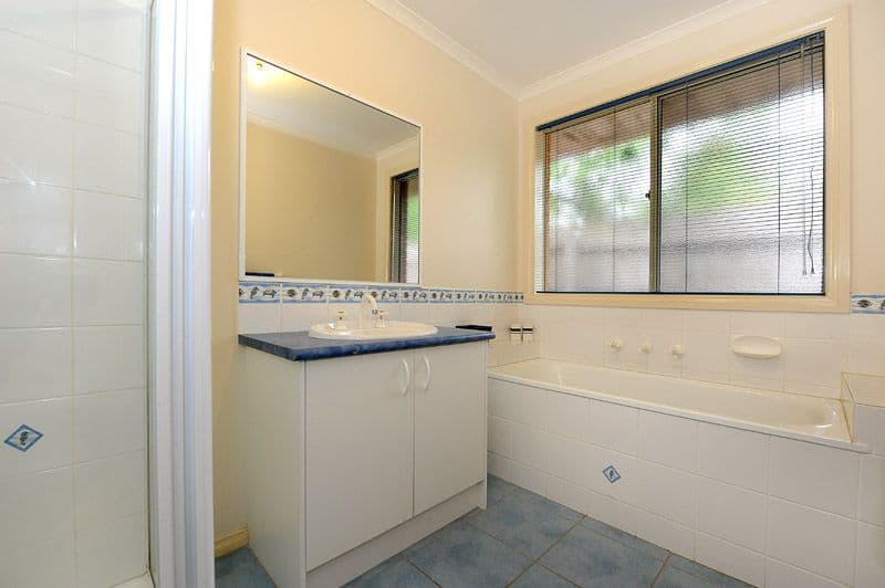 18 Renown Street, FERNTREE GULLY VIC 3156, Ferntree Gully - Thumbnail 8