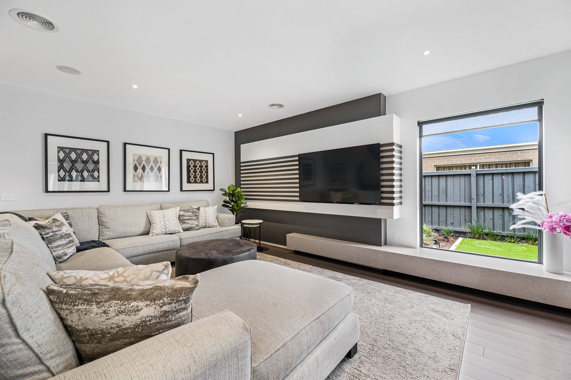 20 Welsh Crescent, Clyde North VIC 3978, Clyde North - Thumbnail 2