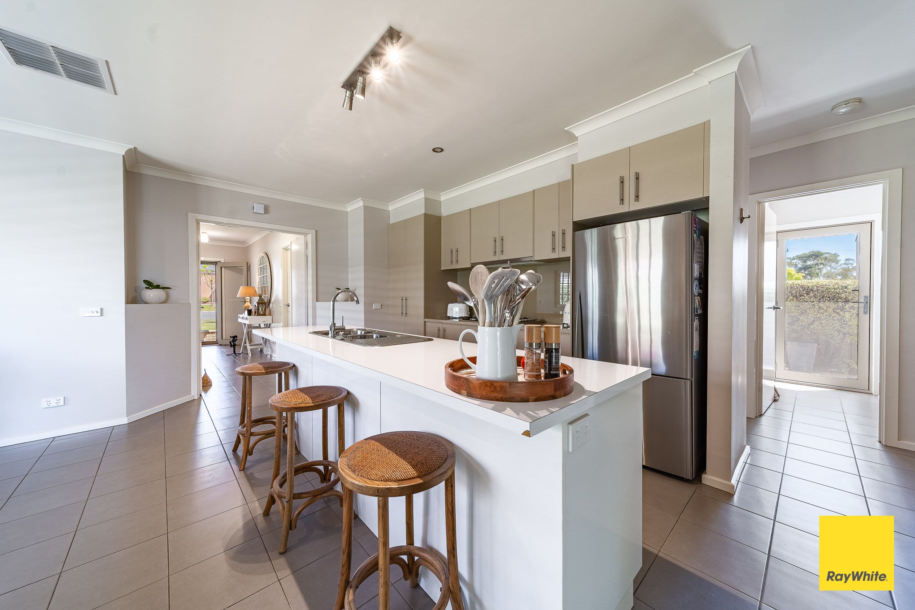 3 Victoria Avenue, Kangaroo Flat VIC 3555, Kangaroo Flat - Thumbnail 3