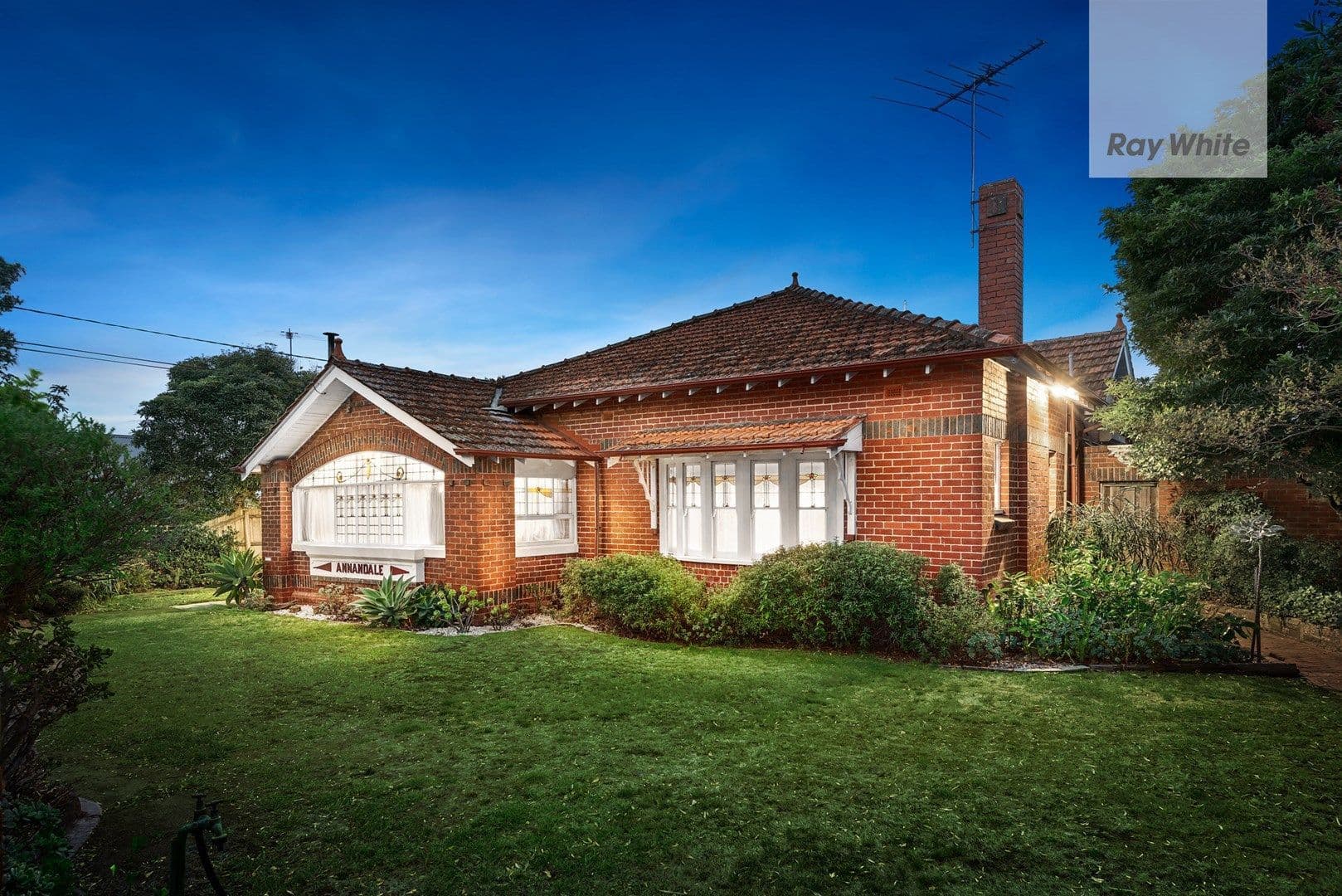 40 Leamington Street, Reservoir VIC 3073, Reservoir - Thumbnail 2