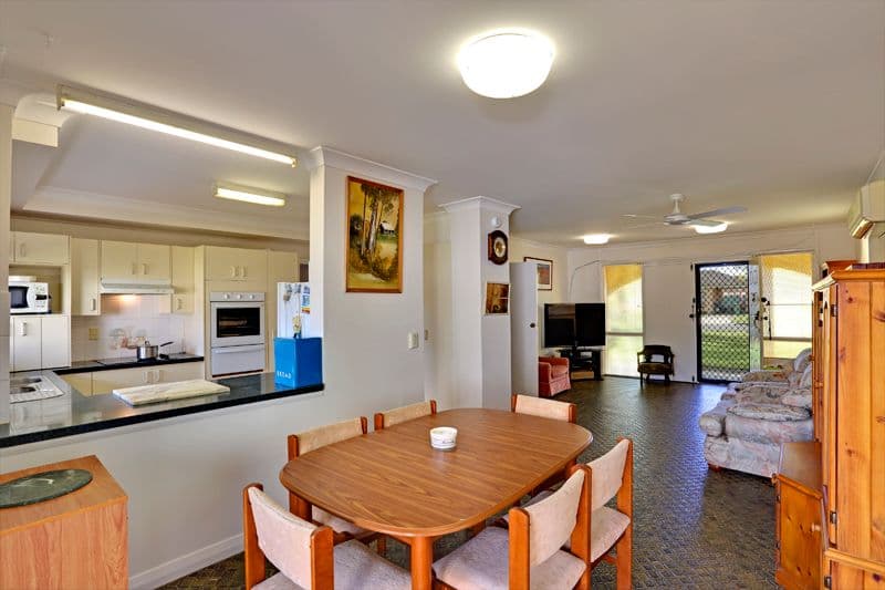 82 Kathleen White Crescent, Killarney Vale NSW 2261, Killarney Vale - Thumbnail 4