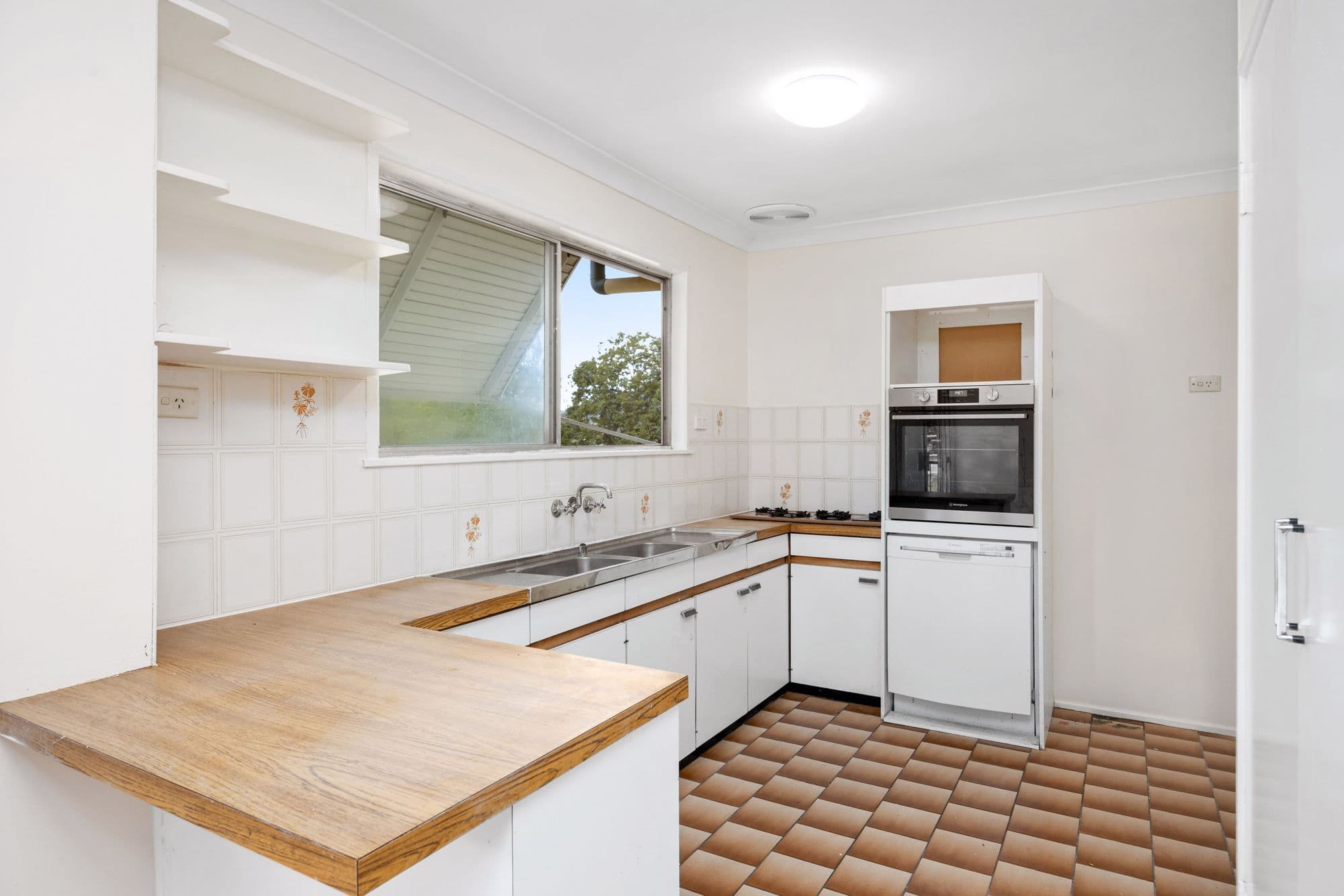1296 Waterworks Road, The Gap QLD 4061, The Gap - Thumbnail 5
