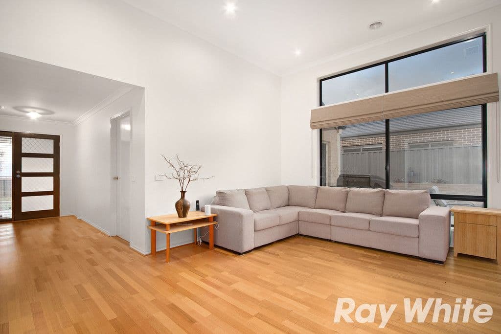 11 Illawarra Way, Pakenham VIC 3810, Pakenham - Thumbnail 3