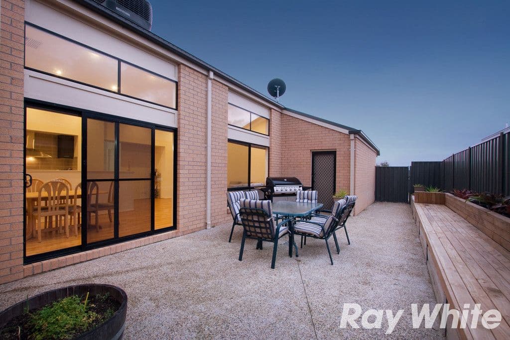 11 Illawarra Way, Pakenham VIC 3810, Pakenham - Thumbnail 5