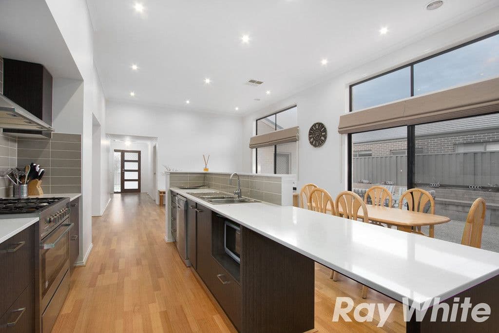 11 Illawarra Way, Pakenham VIC 3810, Pakenham - Thumbnail 7