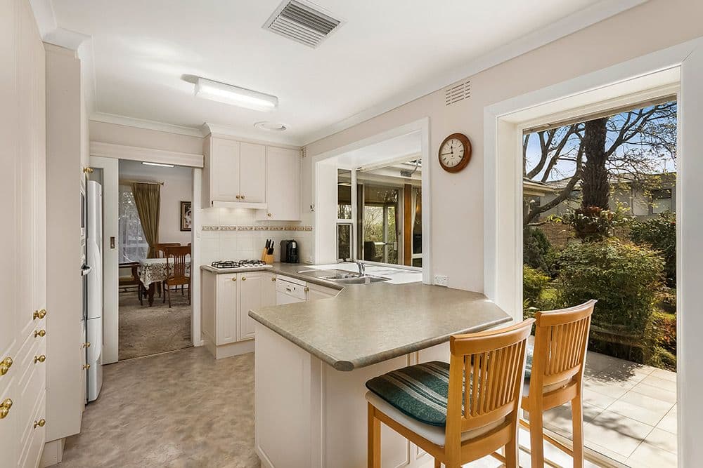 57 Essex Road, Mount Waverley VIC 3149, Mount Waverley - Thumbnail 2