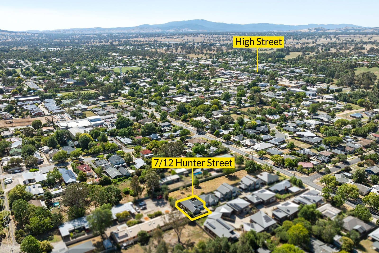 12 Hunter Street, Mansfield VIC 3722, Mansfield - Thumbnail 2