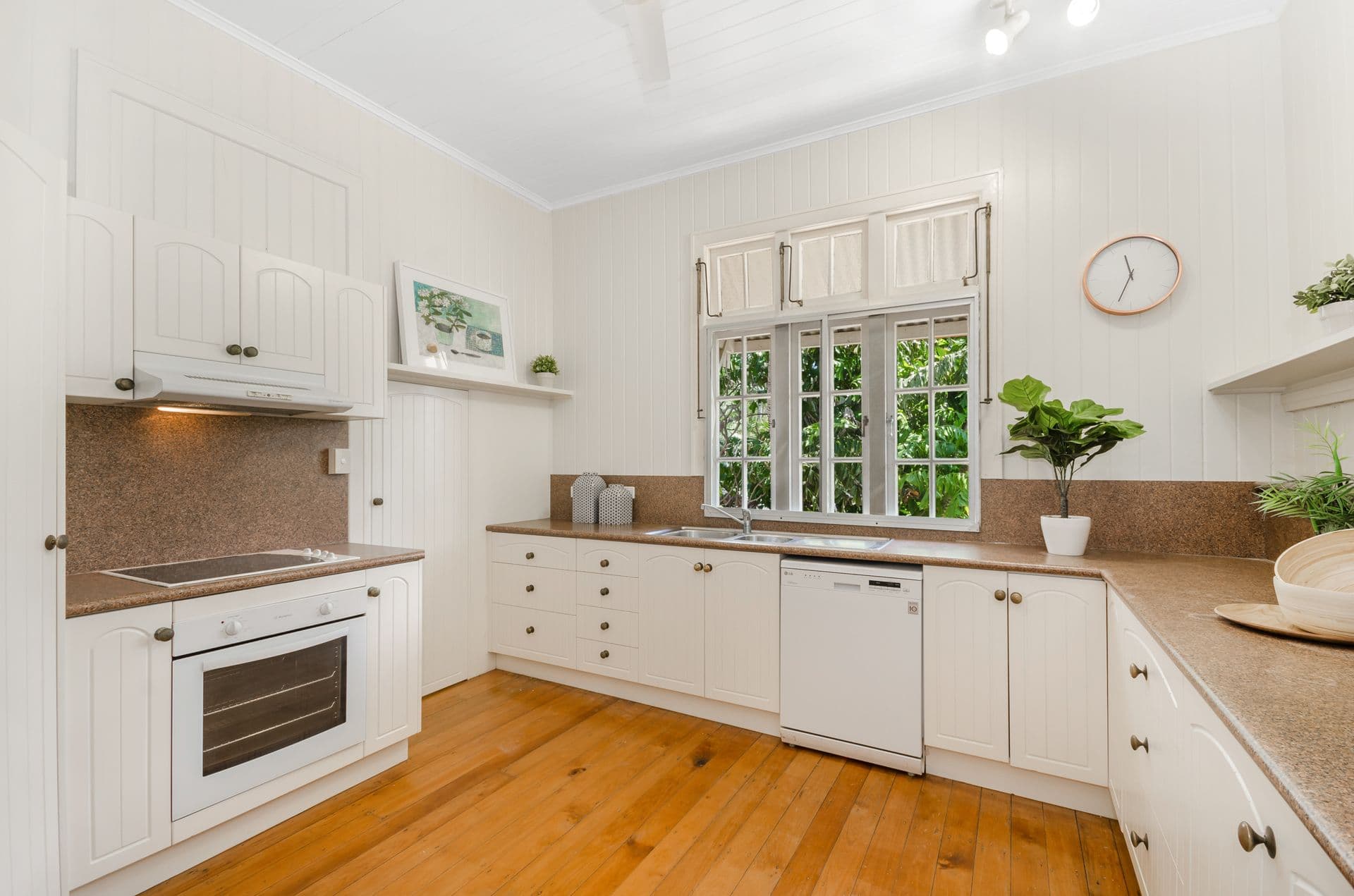 48 Warburton Street, Castle Hill QLD 4810, Castle Hill - Thumbnail 3