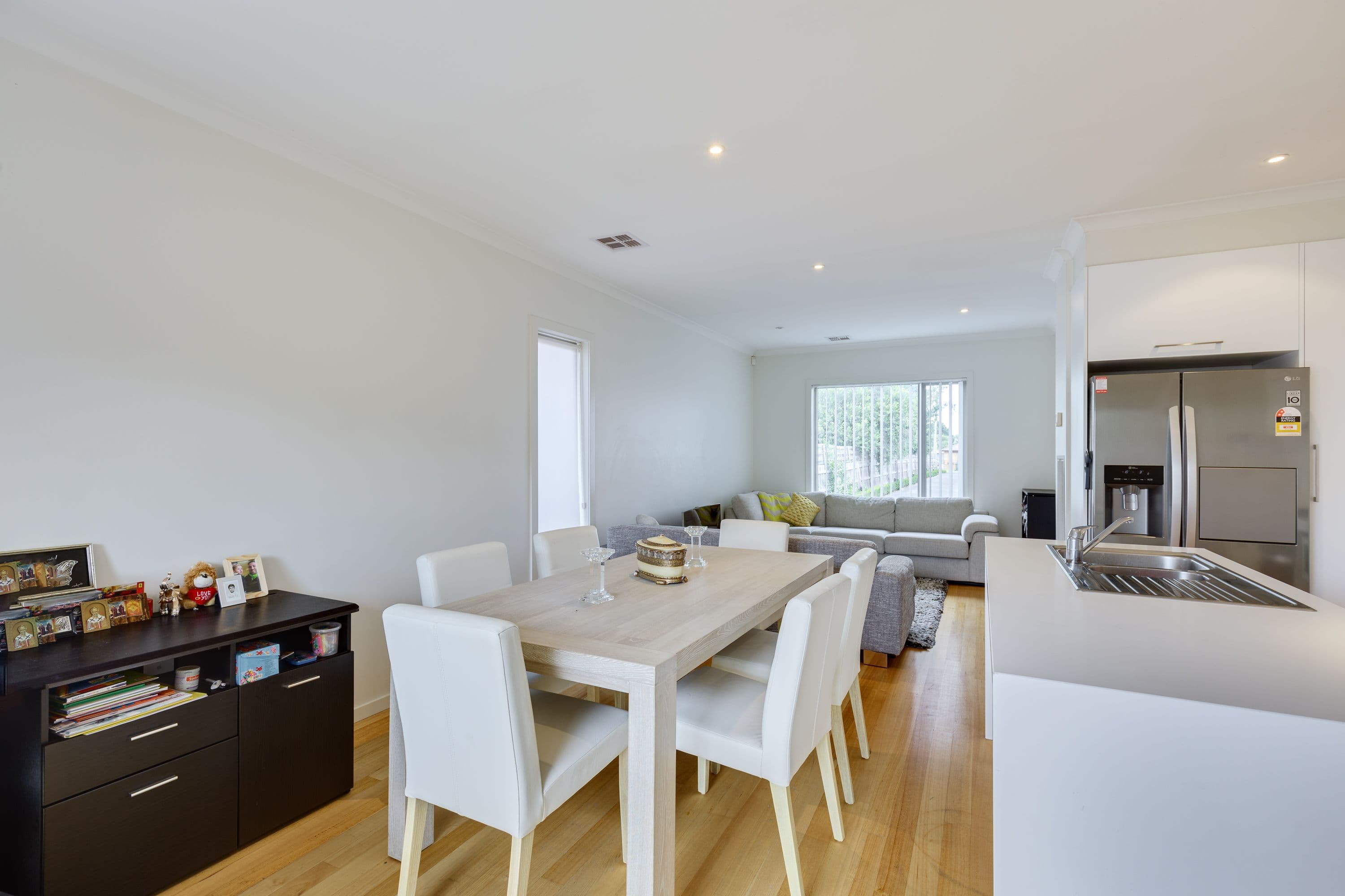 16 Young Street, Epping VIC 3076, Epping - Thumbnail 3