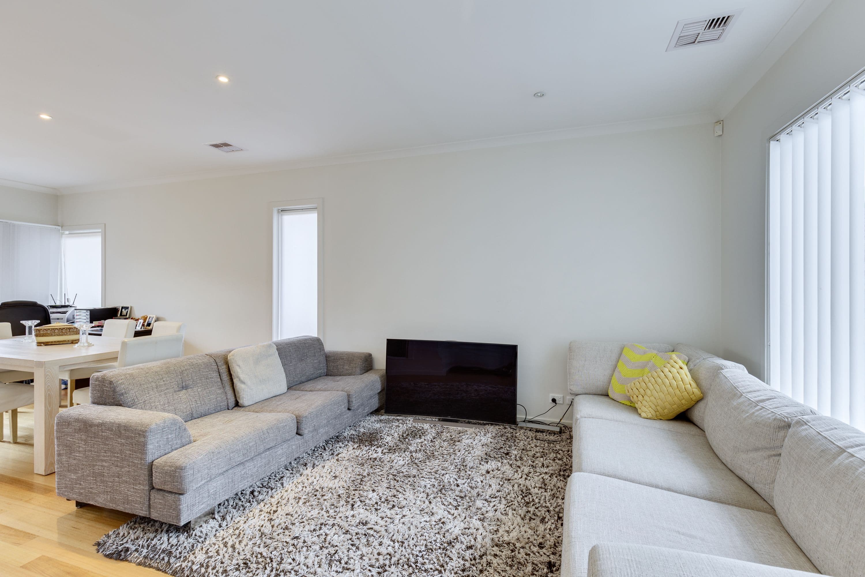 16 Young Street, Epping VIC 3076, Epping - Thumbnail 4