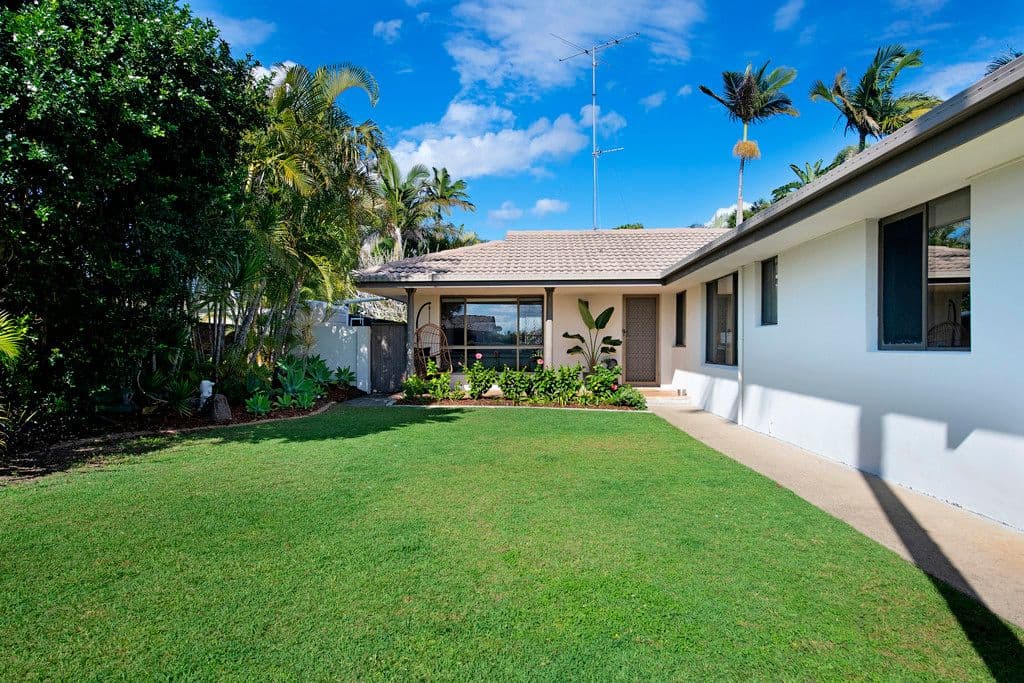 49 Rumrunner Street, Mermaid Waters QLD 4218, Mermaid Waters - Thumbnail 3
