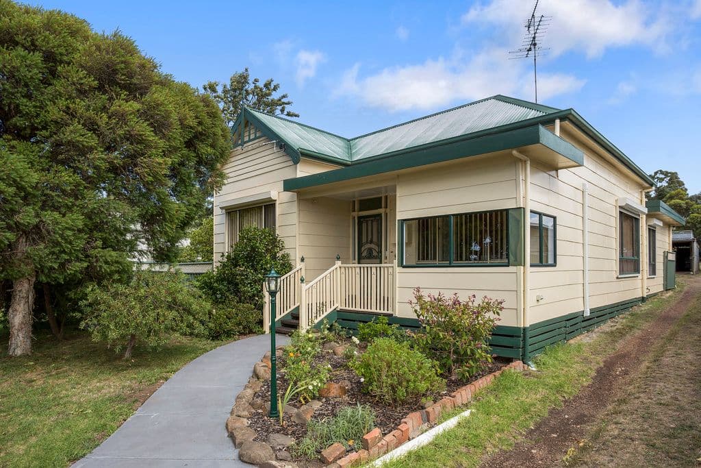 22-24 Fyfe Street, Hamilton VIC 3300, Hamilton - Thumbnail 2