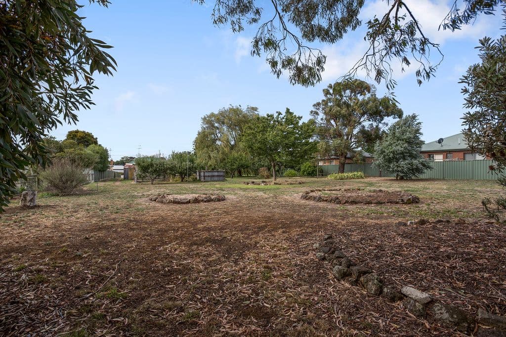 22-24 Fyfe Street, Hamilton VIC 3300, Hamilton - Thumbnail 3
