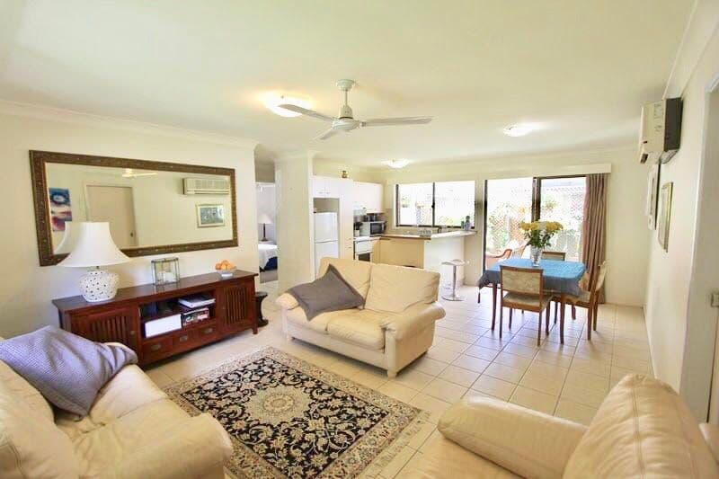 9 Sara Street, Ashmore QLD 4214, Ashmore - Image 1