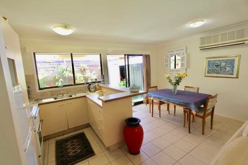 9 Sara Street, Ashmore QLD 4214, Ashmore - Thumbnail 4