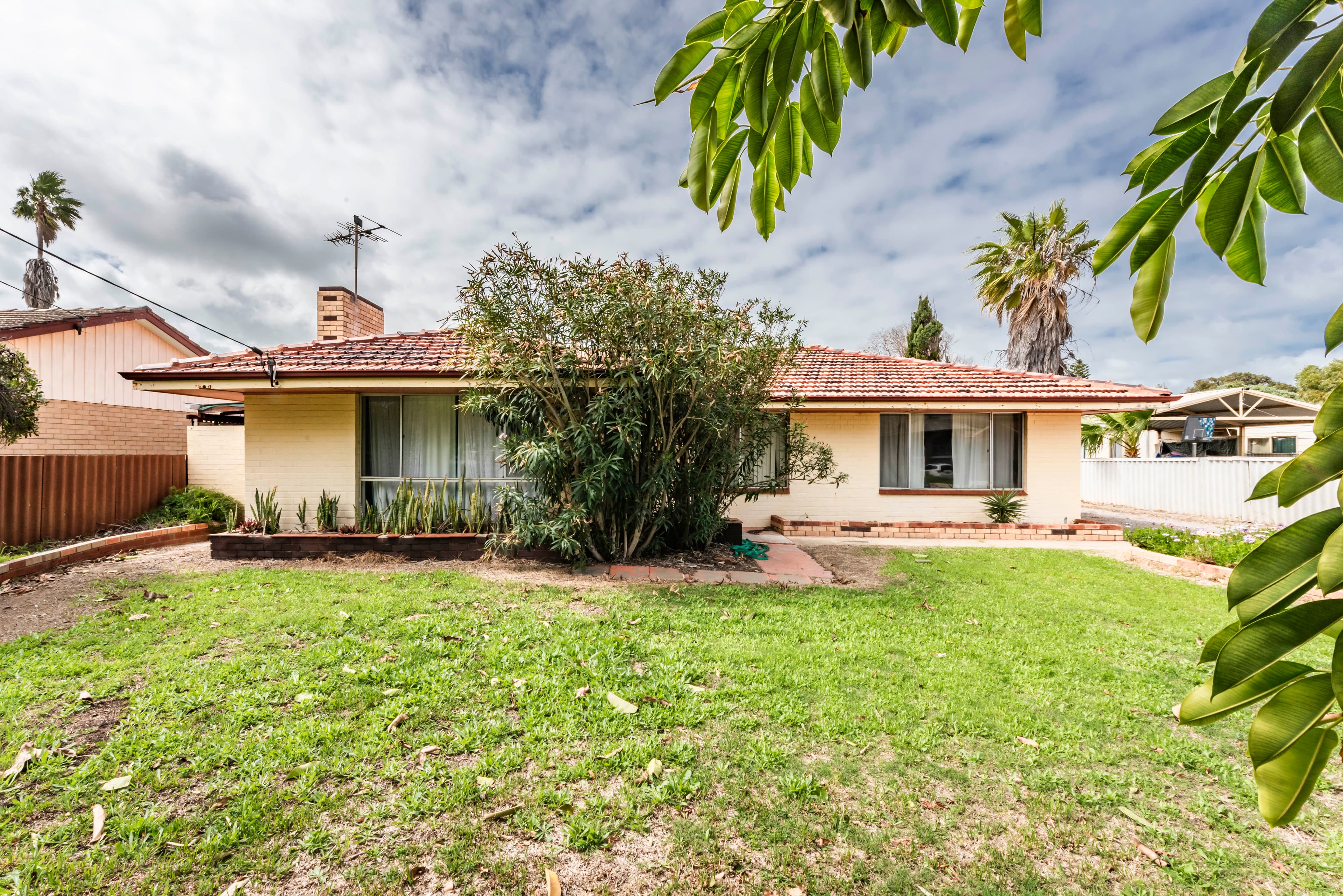 17 Maidstone Street, Mount Tarcoola WA 6530, Mount Tarcoola - Image 1