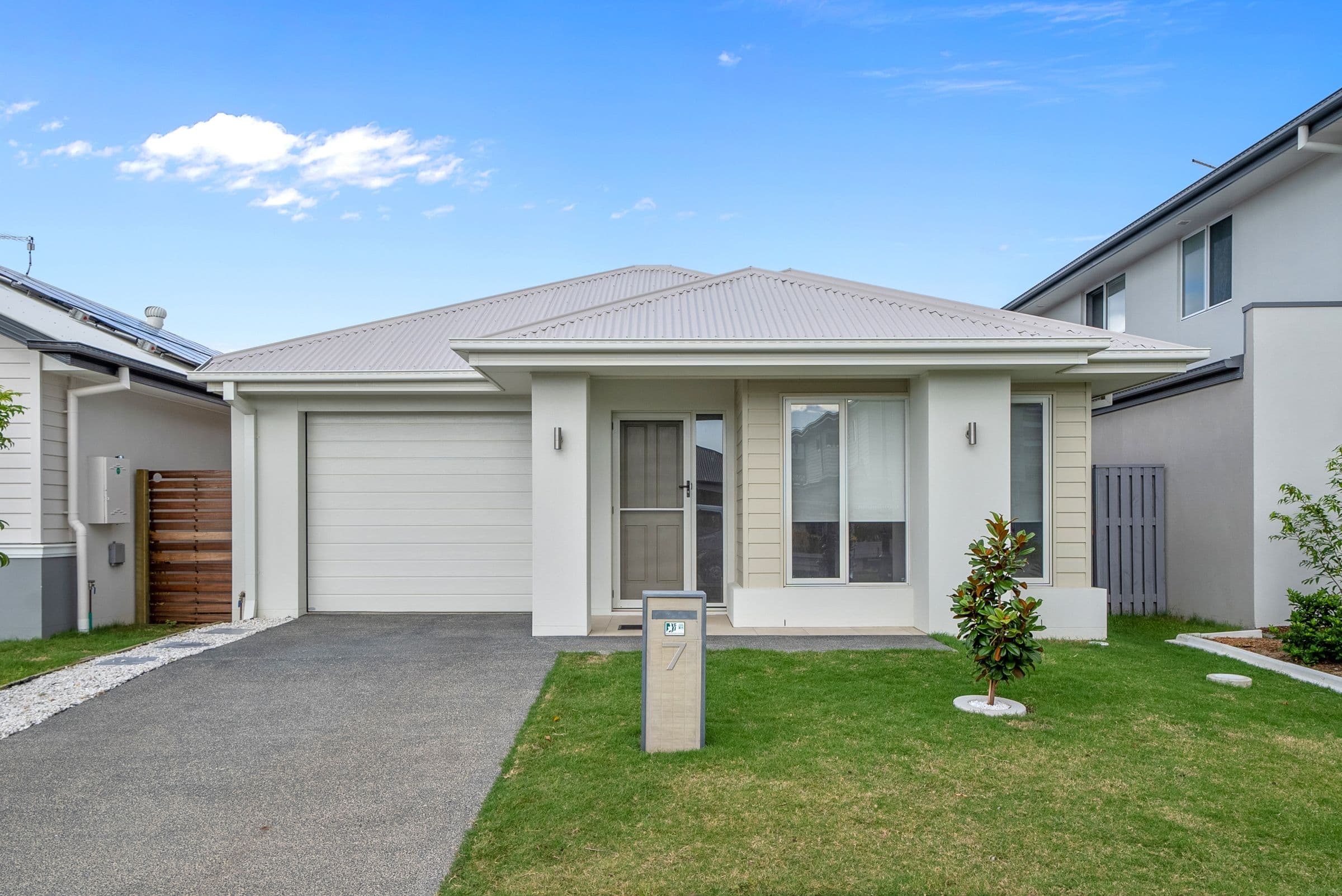 7 Byron Avenue, Newport QLD 4020, Newport - Image 1