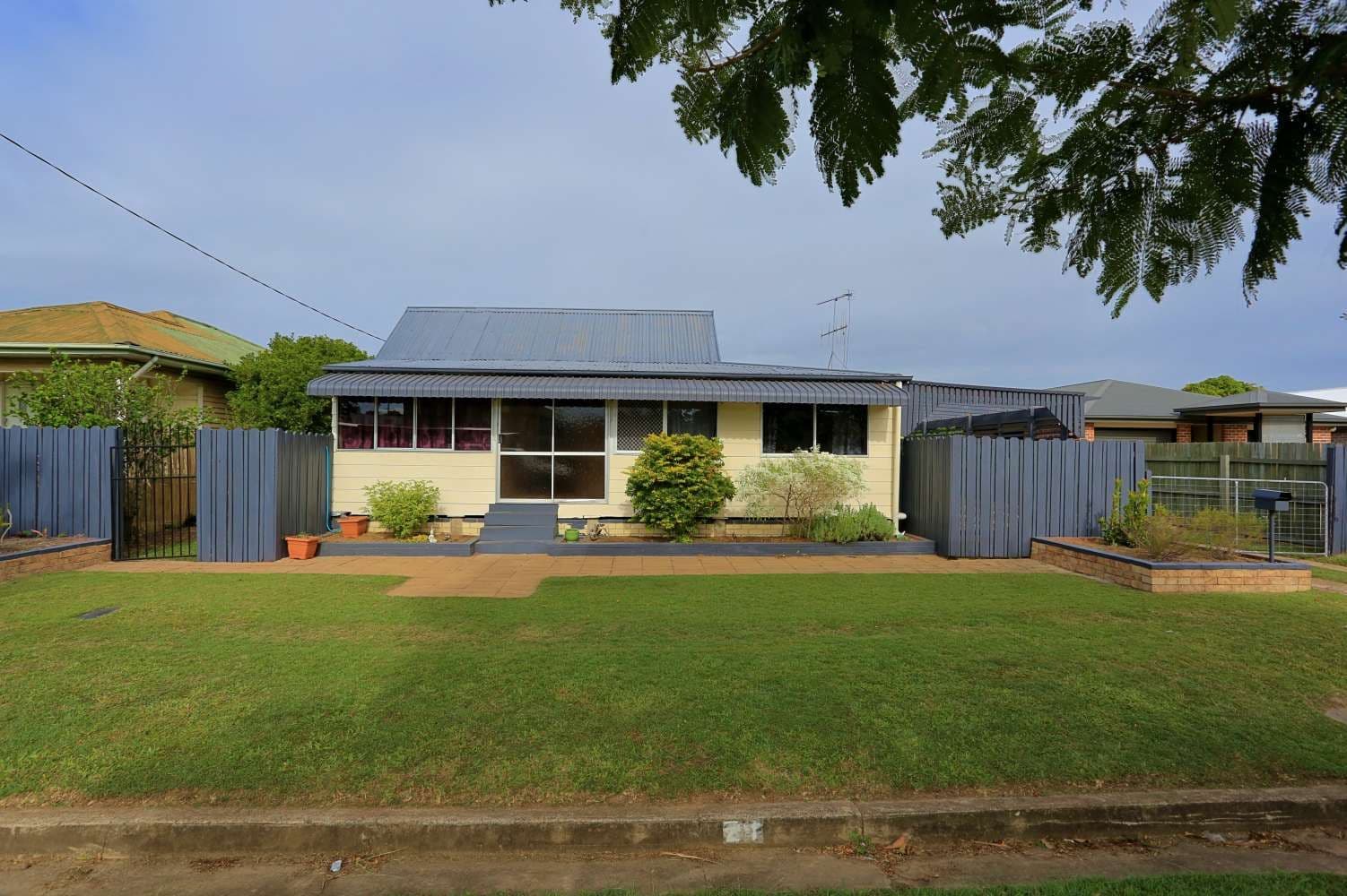 21 Grimwood Street, BUNDABERG WEST QLD 4670, Bundaberg West - Thumbnail 3