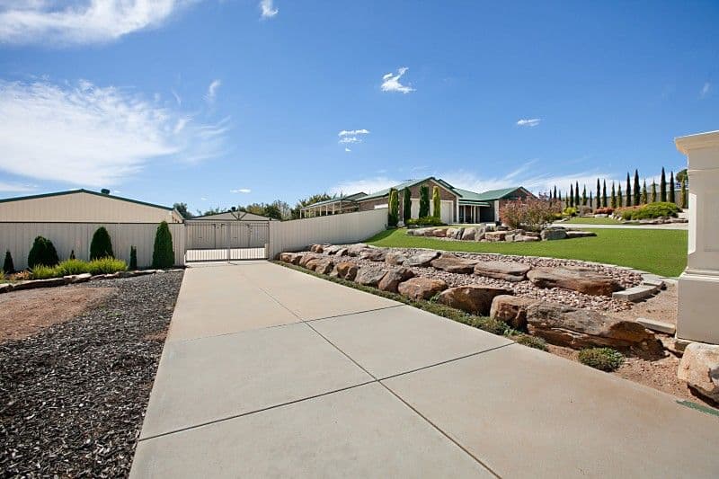 13 Beatrix Drive, CRAIGMORE SA 5114, Craigmore - Thumbnail 2